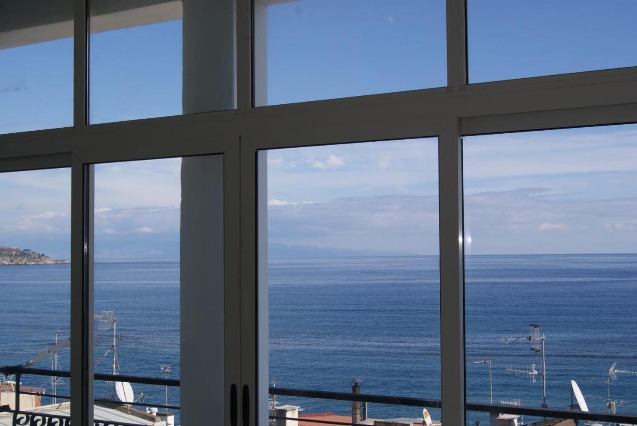 Donna Sicilia Giardini Naxos Exterior foto